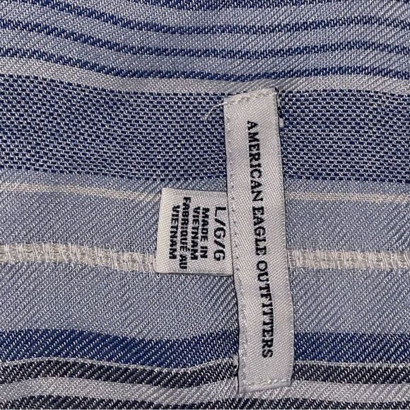 AMERICAN Eagle Outfitters lightweight gauze feel v neck crop with tie - Picture 6 of 10